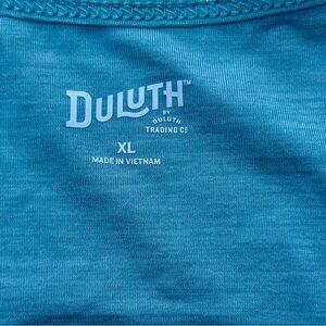 DULUTH XL Teal V-Neck Short Sleeve Top. Super versatile! $12
